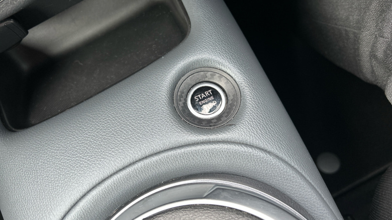 Nissan Juke 1.0 DiG-T 114 N-Connecta 5dr Petrol Hatchback